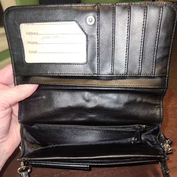 Wilson's Pelle Studio Black Leather Crossbody Wristlette Bag - Picture 11 of 16